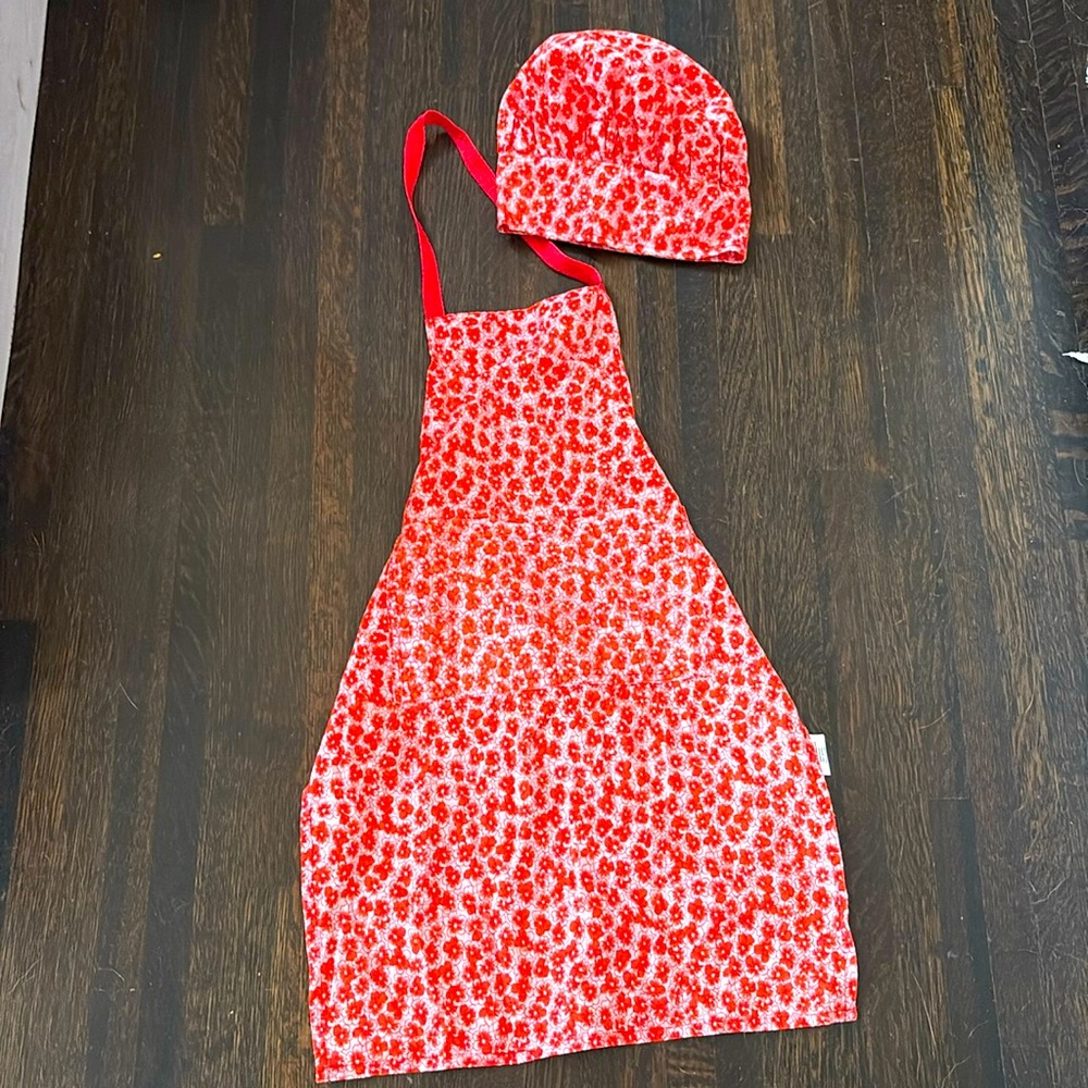 Kids printed apron and matching chef hat